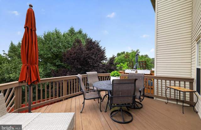 20944 ROOTSTOWN Terrace Gallery 2