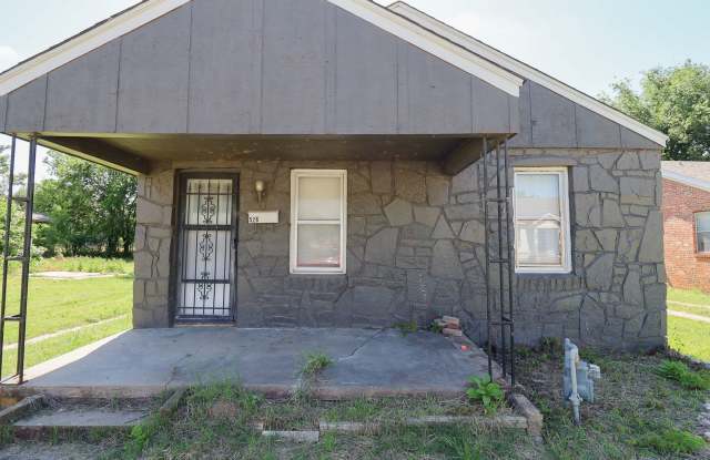 Stunning 3 Bed 2 Bath In Quiet Neighborhood photos photos