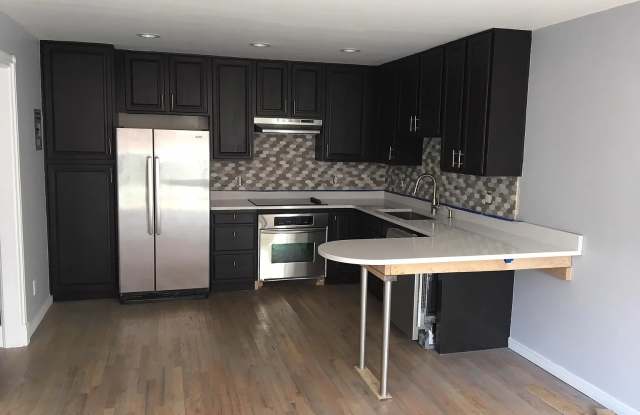 925 E 8th Ave photos photos
