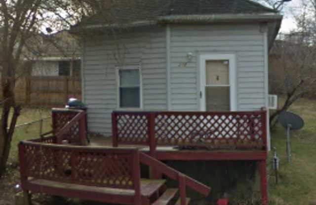 2 bedroom 1 bath house for rent close to WPAFB, downtown Fairborn photos photos