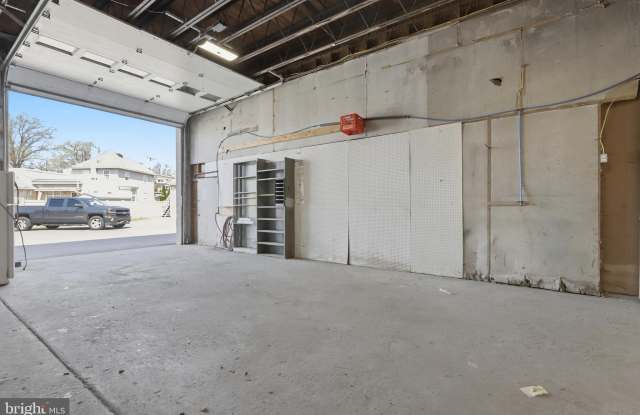 1668 CHICHESTER AVENUE Gallery 4