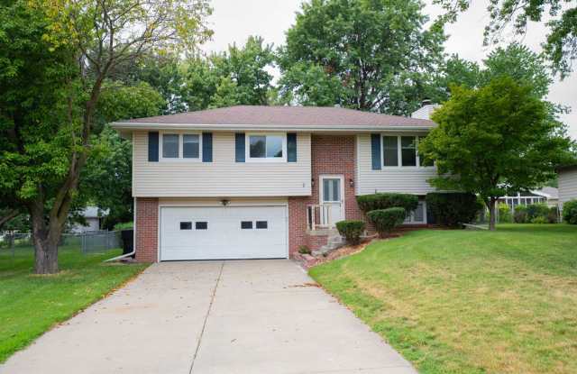 Large Fenced in backyard in Colonial Hills photos photos
