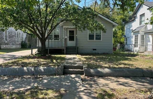 306 N Connor Avenue - 306 North Connor Avenue, Joplin, MO 64801