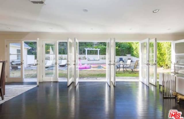 9219 ROBIN Drive - 9219 W Robin Dr, Los Angeles, CA 90069