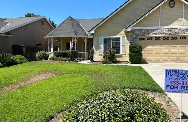 Beautiful 4 Bed 2 Bath Home in North West Visalia off Akers & Riggin! photos photos