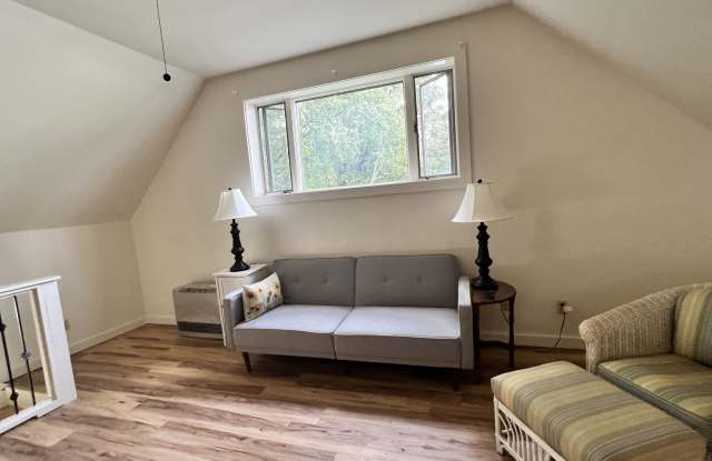 11 Pleasant Street photos photos