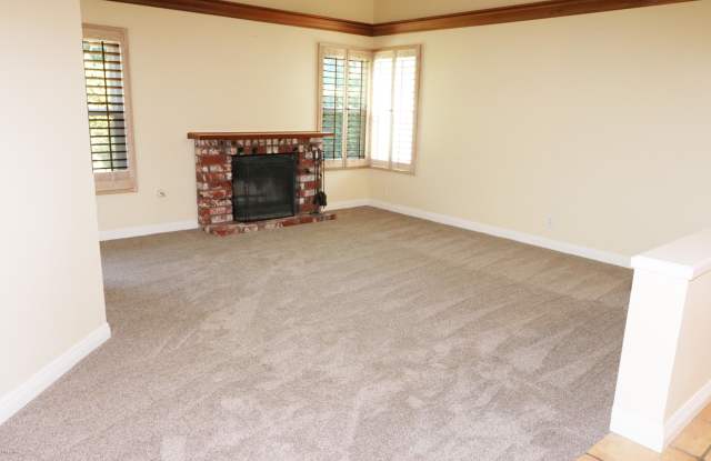 12312 Sunnyglen Drive Gallery 4