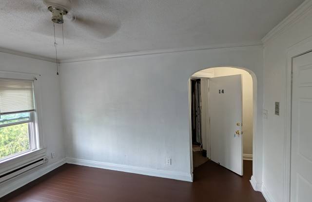 1882 Marloes Ave Gallery 3