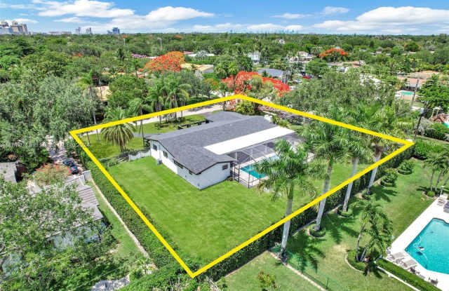 7400 SW 114th St - 7400 Southwest 114th Street, Pinecrest, FL 33156