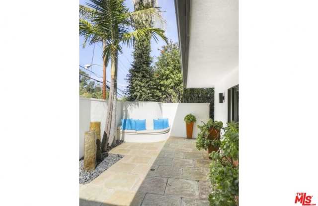 2154 Sunset Crest Dr Gallery 3
