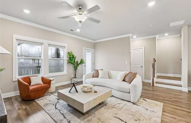 1037 Knoxboro Lane Gallery 2