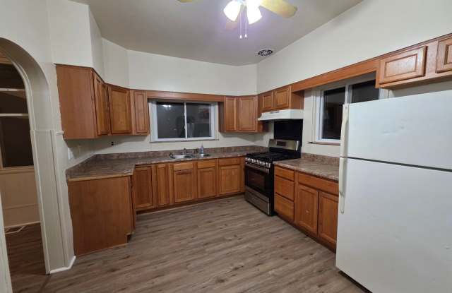 Updated 2 bedroom 1 bath house! photos photos