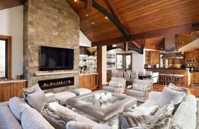 552 Walnut Gallery 3
