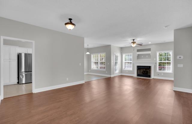 321 Joshua Tree Ct Gallery 2