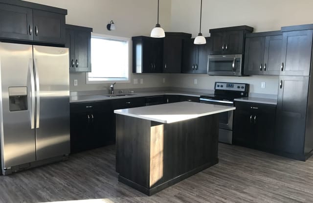 4534 13th St S - 4534 13th Street South, Moorhead, MN 56560