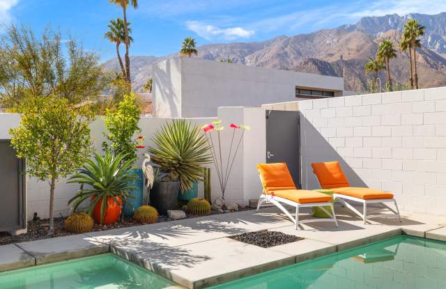 483 Beacon Way - 483 Beacon Way, Palm Springs, CA 92262