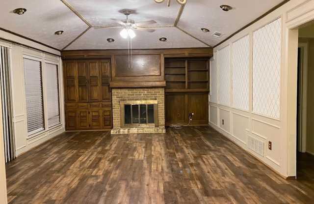 3417 Fontaine Street Gallery 4