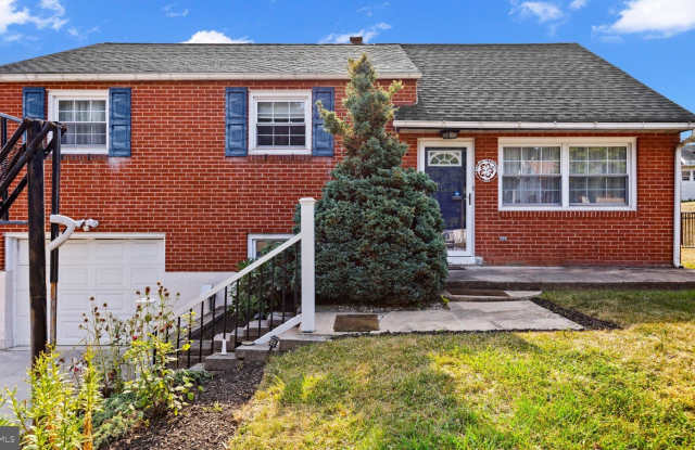 203 ASHWOOD Way photos photos