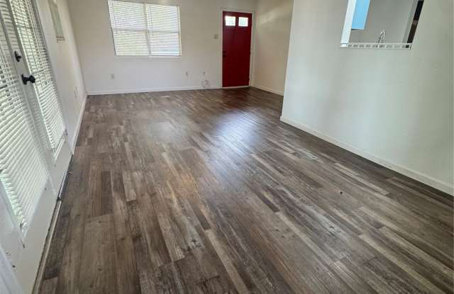 2715 S 2nd Street Gallery 4