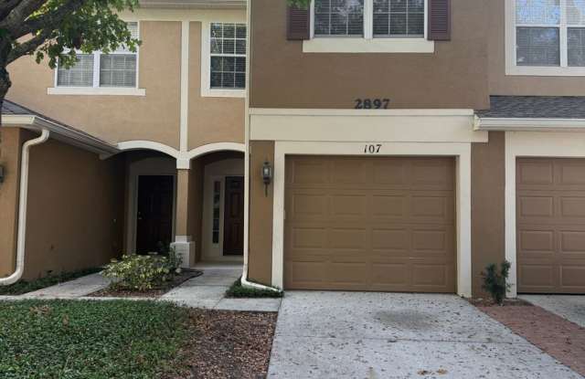 3 Beds 2.5 Baths Townhouse For Rent in Metrowest photos photos