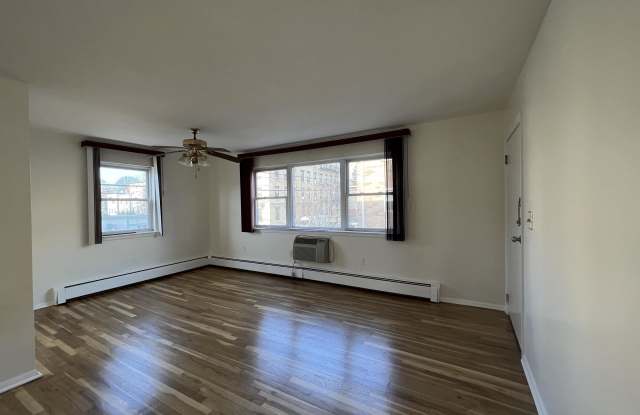 5800 BROADWAY photos photos