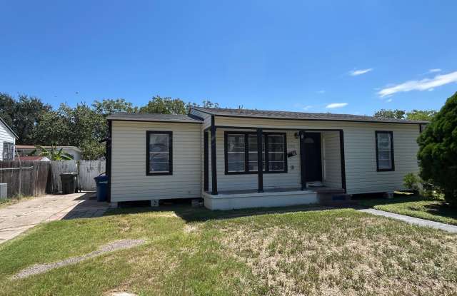 3 BEDROOM 2 BATH WITH BACK APARTMENT photos photos