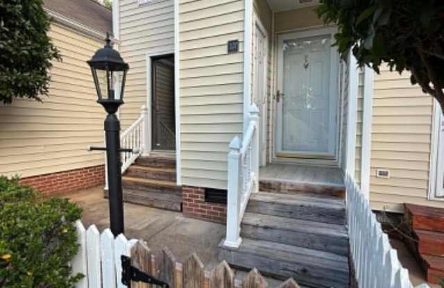 327 Eastwood Drive Gallery 2