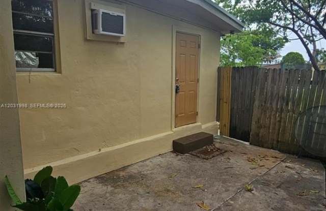 1840 Fern Rd photos photos