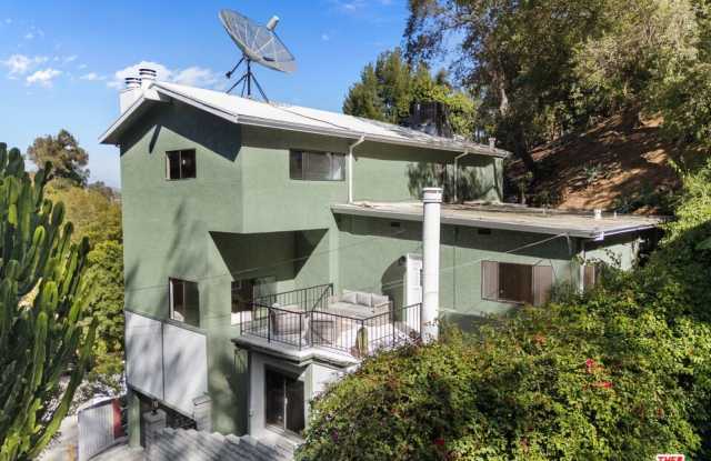 8506 Oak Ct Gallery 2