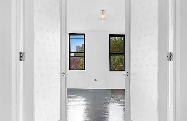 16 Judge Street Gallery 2