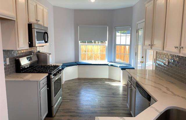 4112 Hedgerow Drive Gallery 2