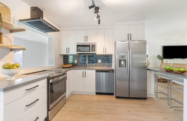 181 NW 48TH Court, Oakland Park, FL 33309 - 4072 Gallery 1