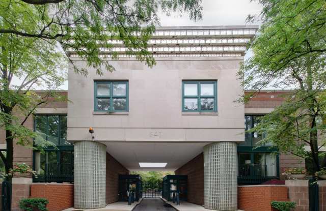 641 W WILLOW Street photos photos