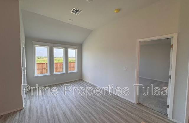 3401 E. 153rd St. S. Gallery 4