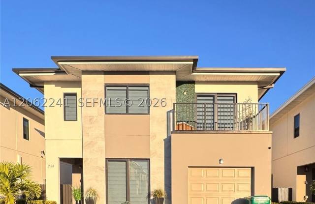 268 NW 13th Ct Gallery 1