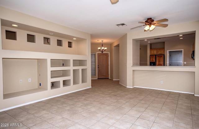 2461 W MUIRFIELD Drive Gallery 4