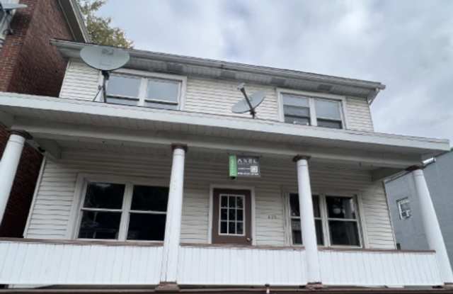 321 W Broad Street - 321 West Broad Street, Tamaqua, PA 18252