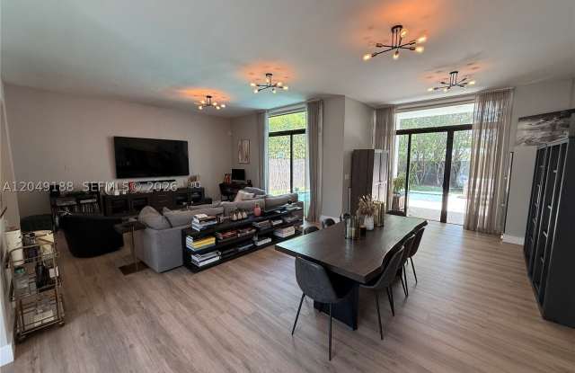 8631 Arboretum Ln Gallery 4