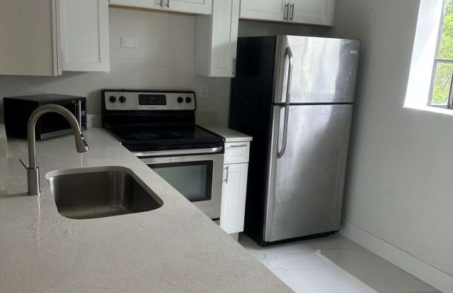 610 Gardens Drive unit: 203 photos photos