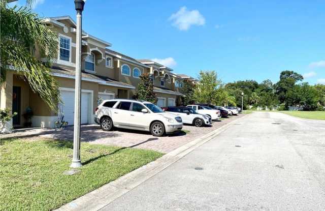 1702 Barton Towne Circle - 1702 Barton Towne Circle, St. Cloud, FL 34769