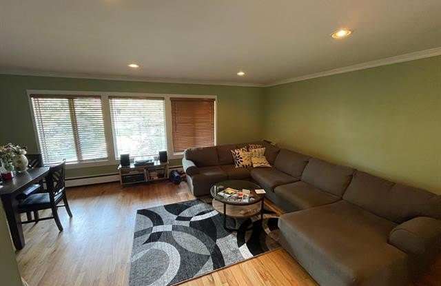 359 CONCORD PL APT 4 Gallery 4