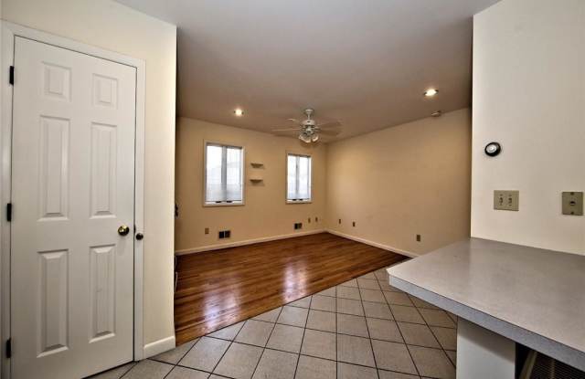 86 Temple Street Gallery 3