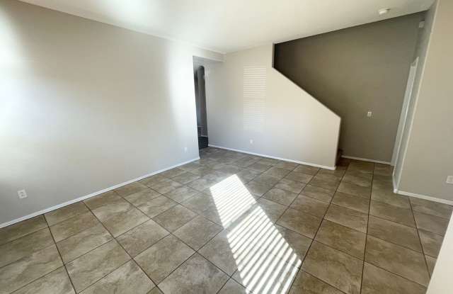 2205 sq. ft with loft!! Gallery 4