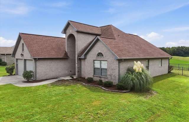 4 bedroom, 3 bath brick home located on the 16th green of Castle Bay Country Club Gallery 1