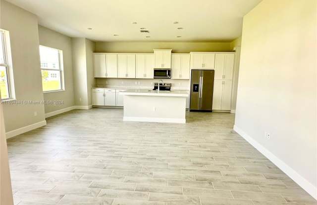 5461 Empire Drive Gallery 2