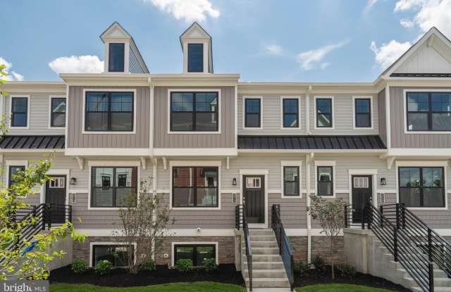 311 CHESTNUT STREET - 311 Chestnut Street, Collegeville, PA 19426