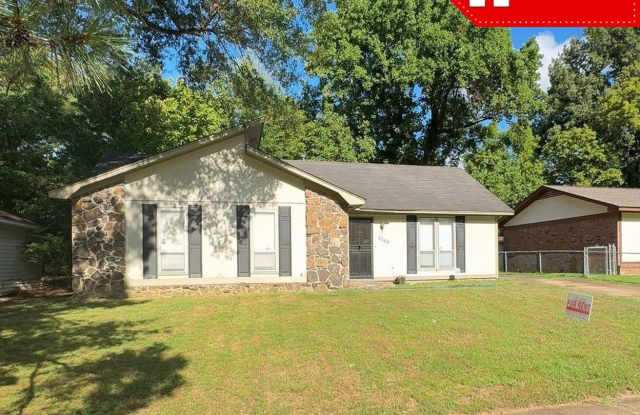 Inviting 3 bedroom 1 bath home - Open To Section 8 photos photos