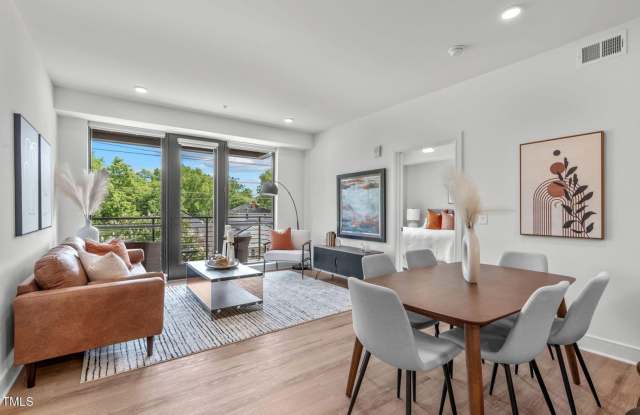 Newly Remodeled 2BD, 2BA Downtown Raleigh Condo with a Rooftop Lounge in a Prime Location photos photos