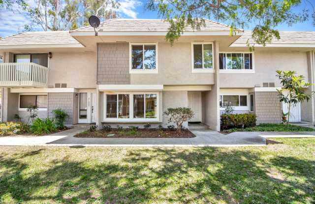 Live by the Lakeside - Upgraded Spacious TOWNHOME in Lakeside Park photos photos