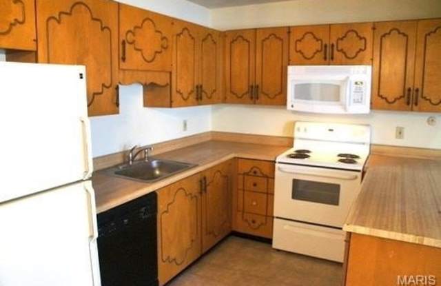 826 WHITE OAK Drive Gallery 4